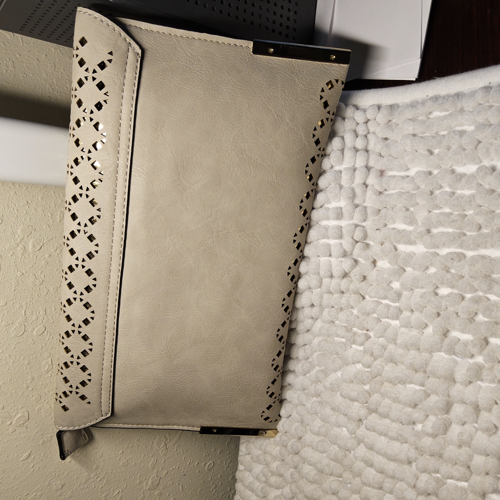 New Ampere Creations Beige  The Ana Laser Cute Messenger - Picture 10 of 12